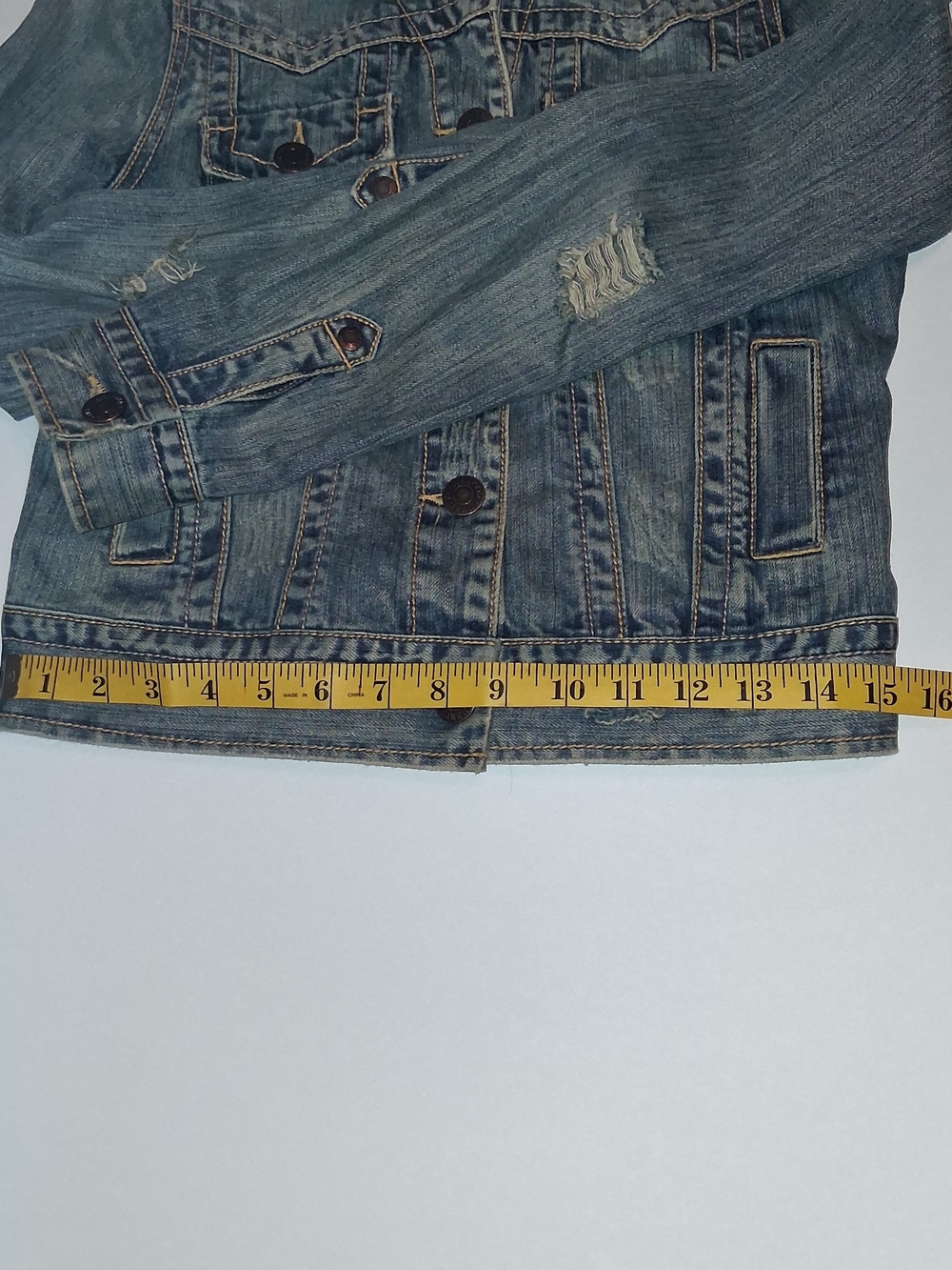 Jimmy'z Classic Light Wash Distressed Denim Jacket - Blue Womens Size S - Picture 11 of 15
